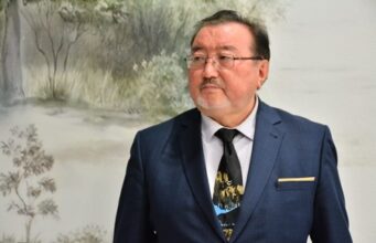 Qazaxıstan Yazıçılar Birliyinin başqanından Azərbaycana möhtəşəm dəstək