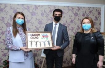 Mədəniyyət Komitəsinin sədri DGTYB başqanı, şair İntiqam Yaşarla görüşüb