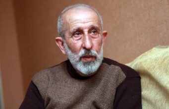 Ay qonşu, bu evin yiyəsi hanı? – Şeirlər