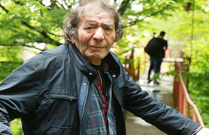 Əlimi əlinə öyrətmə belə – Şeirlər