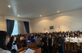 Bakı Qızlar Universitetində Ulu Öndərin anım günü qeyd olunub