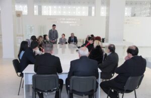 Azərbaycan-Qazaxıstan ədəbi-mədəni əlaqələrinə həsr olunmuş dəyirmi masa keçirilib