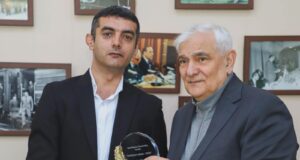 İntiqam Yaşara “Ədəbiyyat adamı” mükafatı verilib