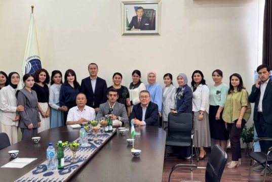 Elmlər Akademiyası Özbək Dili, Ədəbiyyatı və Folkloru İnstitutunda görüş keçirilib