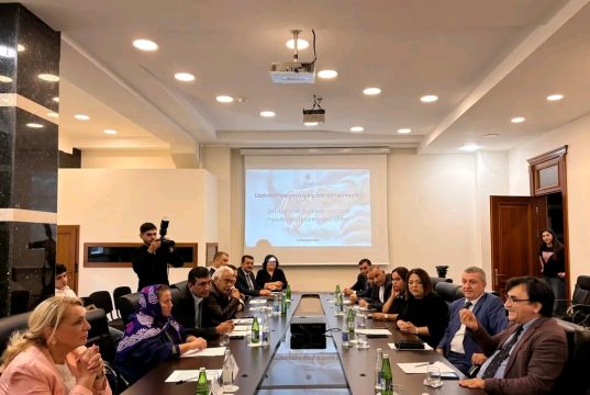 Milli QHT Forumunda milli-mənəvi dəyərlərin və dünyəvi təhsilin qorunması müzakirə olunub